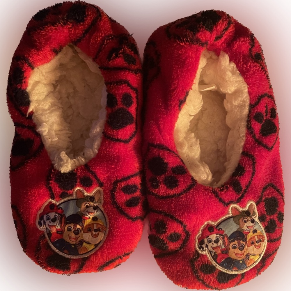 Boys S/M Paw Patrol Slippers. Like New condition.